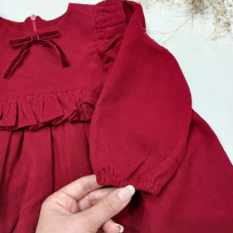 کش آستین پیراهن دخترانه ۲ تا ۱۰ سال رنگ قرمز جنس مخمل کبریتی