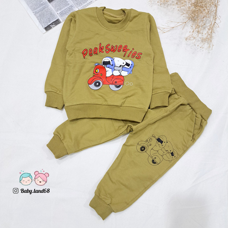 ست بلوز و شلوار بچگانه پسرانه سایز ۳۵ تا ۴۵ مناسب ۱ تا ۵ سال جنس دورس پنبه رنگ سبز زیتونی