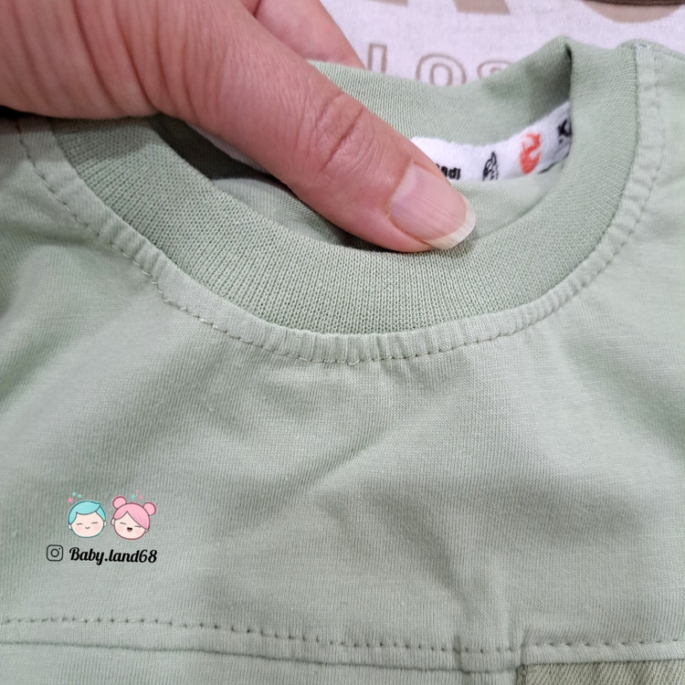 دوخت تمیز دور یقه تیشرت پنبه بچگانه اسپرت