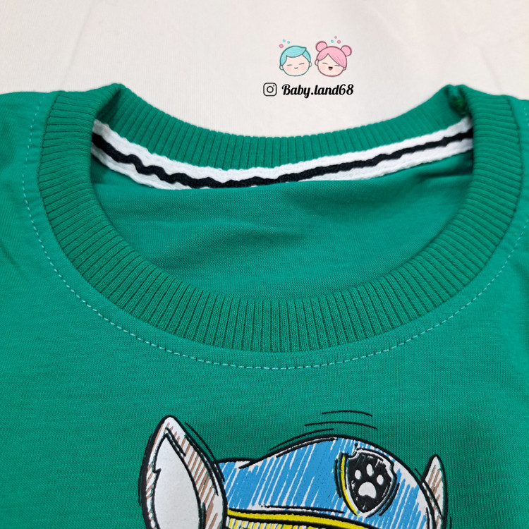 دوخت تمیز دور یقه تیشرت پسرانه سایز ۵۰ و ۵۵ طرح سگهای نگهبان