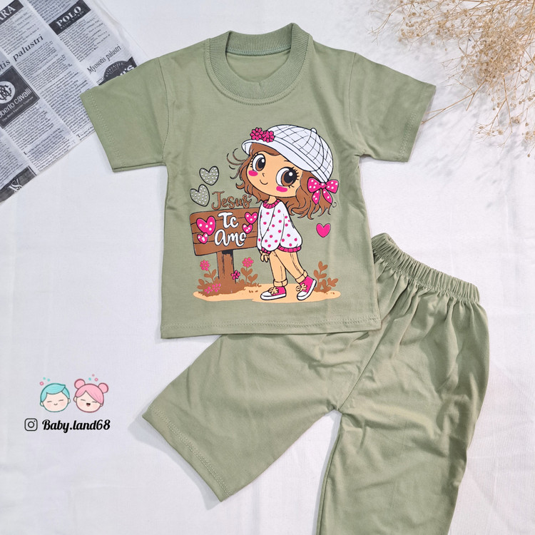 ست تیشرت و شلوارک دخترانه بچگانه ۶ ماه تا ۷ سال سایز ۳۵ تا ۵۰ جنس پنبه طرح دخترک کلاه به سر رنگ سبز